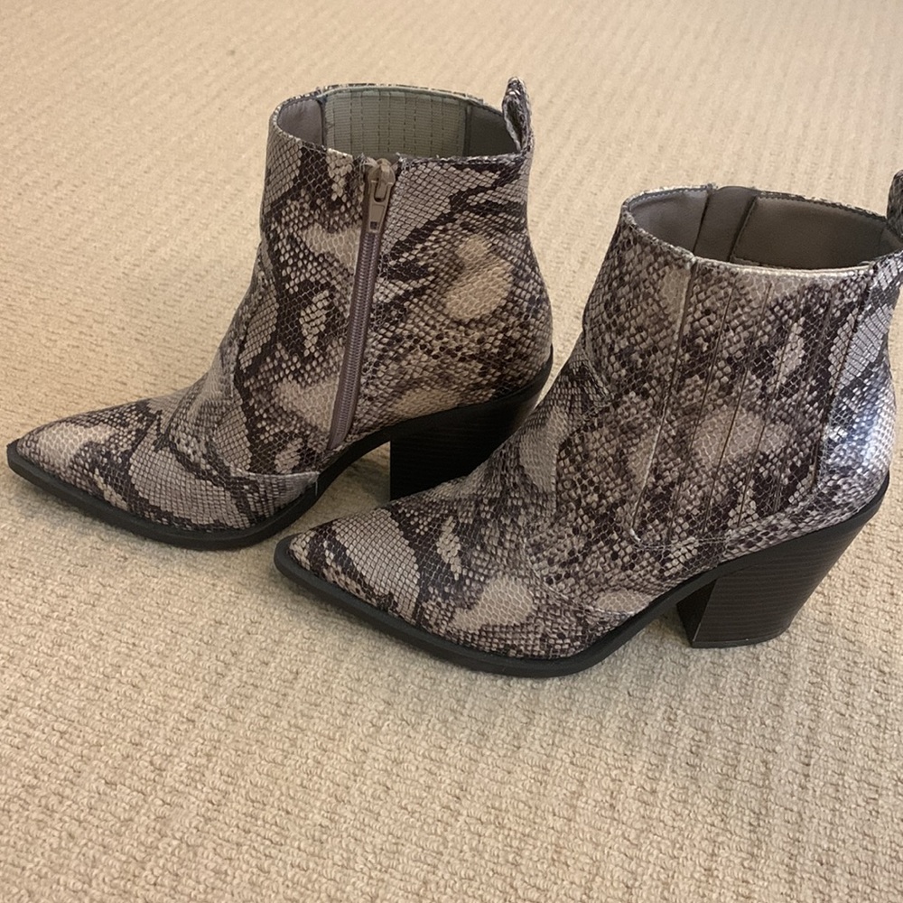 Just Fab Talah Western Bootie in natural snake